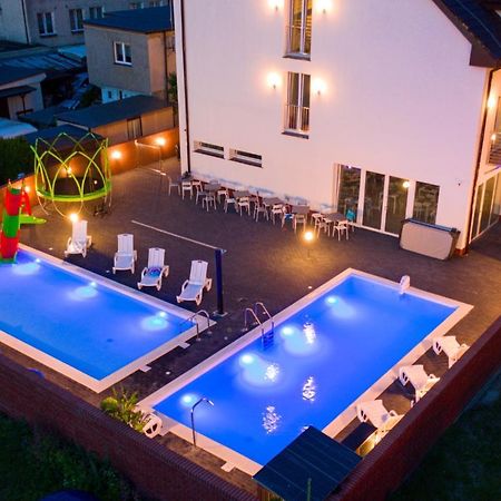 Pod Winogronem - Apartamenty Z Basenem I Wyzywieniem Побєрово Екстер'єр фото